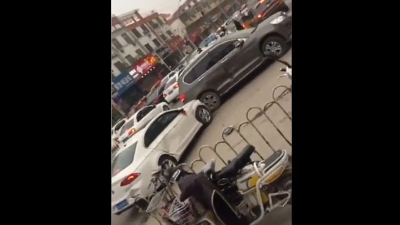 Tabrkan mobil