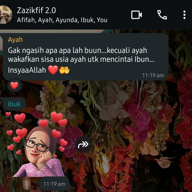 6 Chat Romantis Ayah Ibu di Grup Keluarga Ini Bikin Senyum, Tak Kalah dari ABG