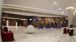 Hotel bintang 5 Pullman Doha West-Bay yang mempunyai total 468 kamar, 47 lantai dan memiliki 11 kategori kamar tersebut resmi dibuka pada 1 Agustus 2022 lalu. (AFP/Karim Jaafar)