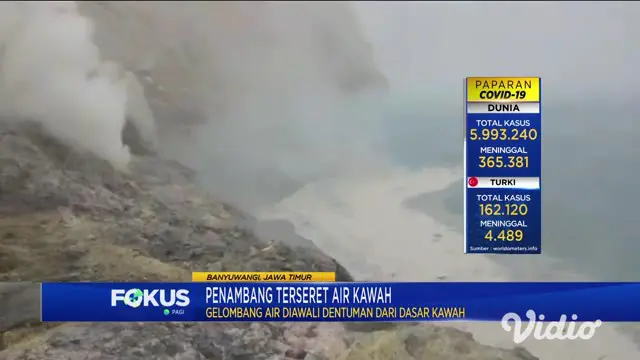 Sesaat setelah terjadinya fenomena alam, gelombang air kawah setinggi 3 meter, Jumat siang. Terdengar suara tangisan seorang penambang belerang, saat mengetahui seorang rekannya hilang tenggelam di dasar kawah Ijen, Banyuwangi, Jawa Timur.