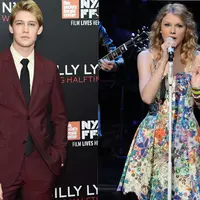 Bagi sebagian orang, kabar bahagia senantiasa dibagikan kepada orang lain, terutama orang terdekat. Lain halnya dengan Taylor Swift yang baru saja diketahui menjalin hubungan dengan Joe Alwyn. (AFP/Bintang.com)