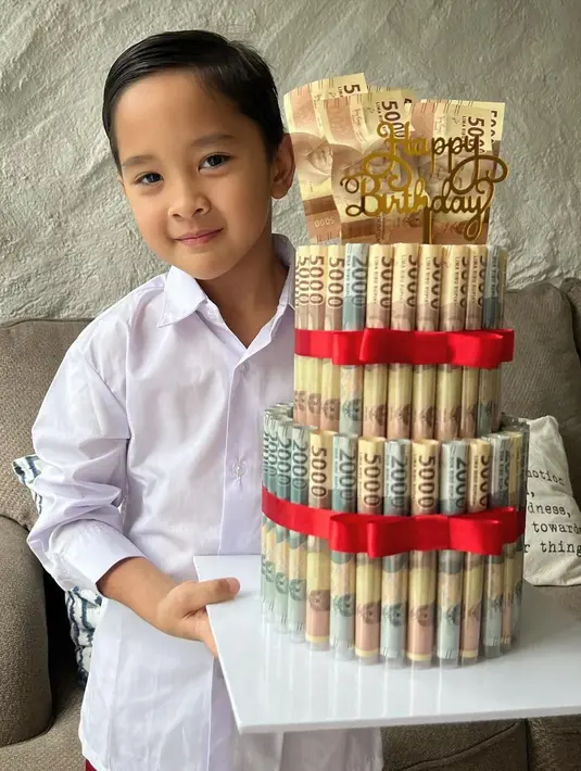 <p>[Instagram/zaskiadyamecca]</p>