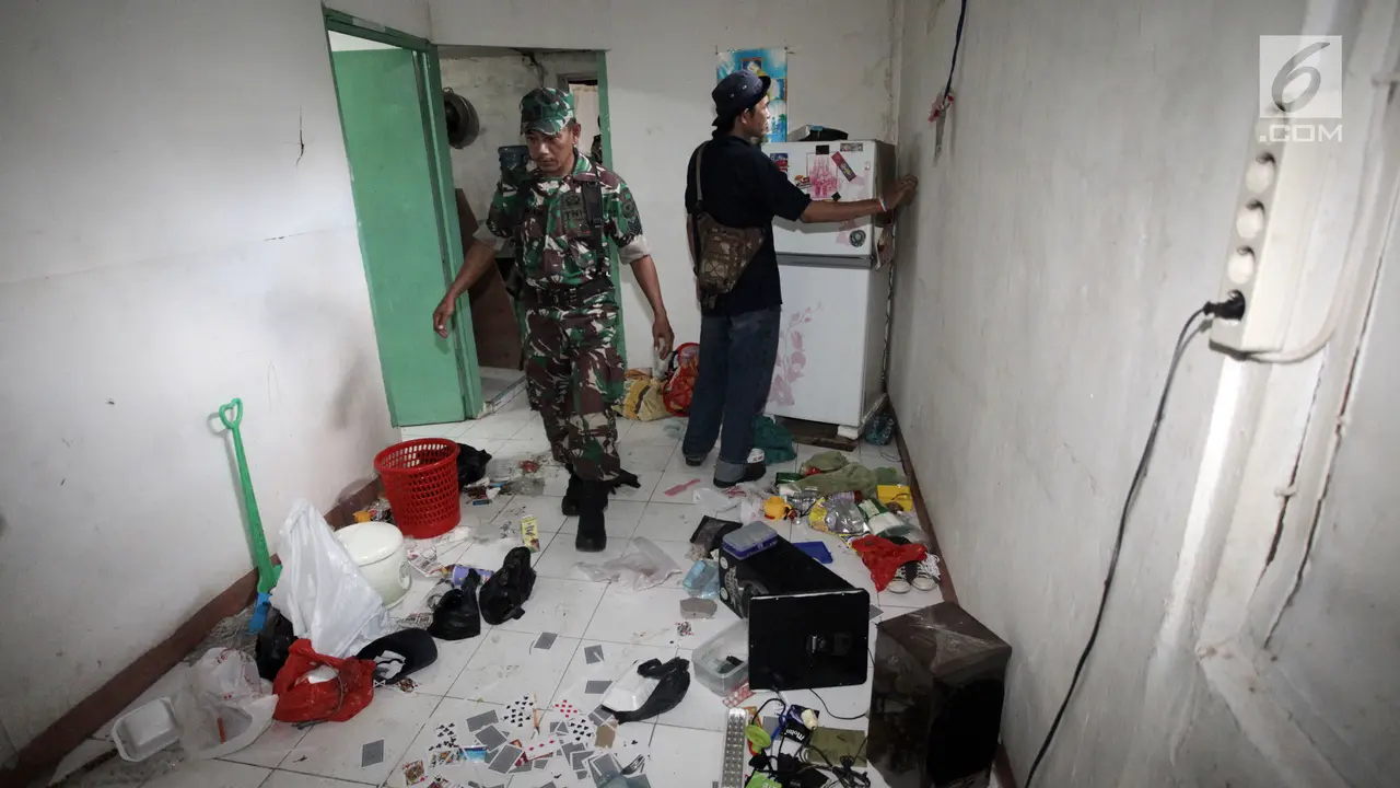Polisi Gerebek Rumah di Kampung Ambon
