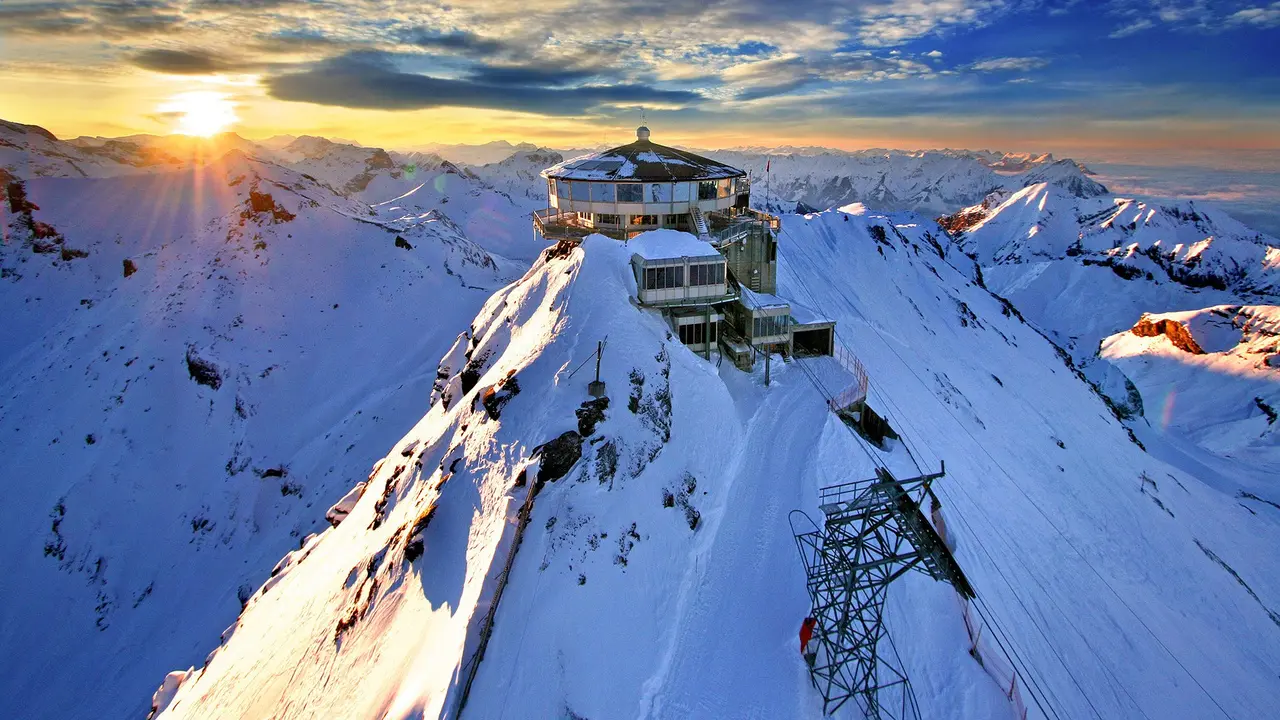Wisata Swiss