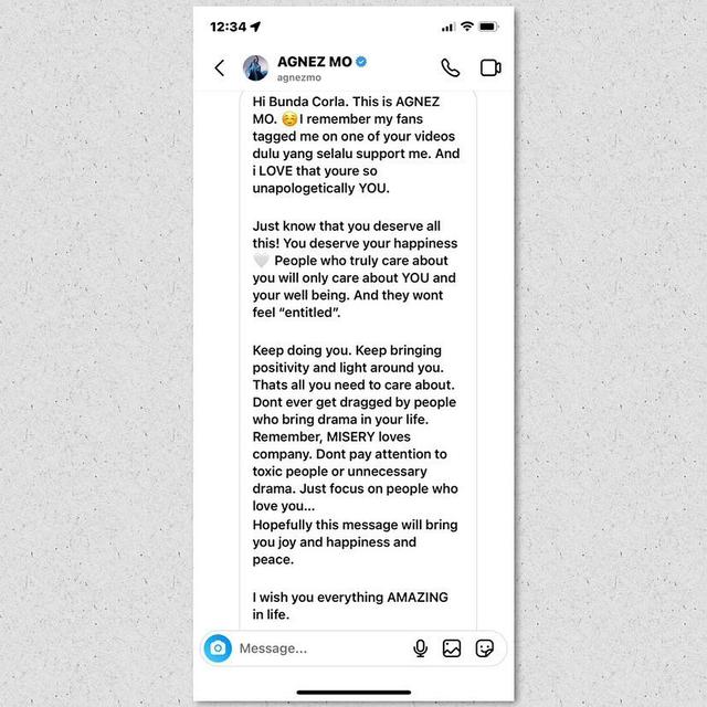 Surat Agnez Mo untuk Bunda Corla. (Foto: Dok. Instagram @corla_2)