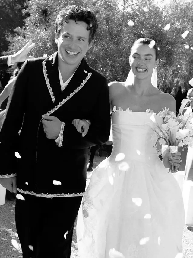 Charlie Puth Resmi Menikah dengan Brooke Sansone. [@normanaandblake]