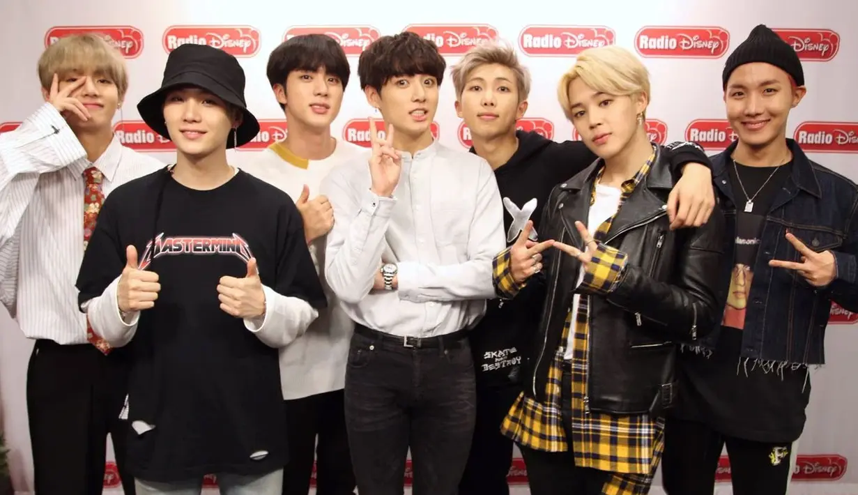 Rekor ini sendiri sebenarnya pecah pada hari Minggu kemarin. Jadi BTS hanya butuh sekitar tujuh bulan untuk memecahkan rekor milik BigBang yang sudah bertahan bertahun-tahun. (Foto: koreaboo.com)