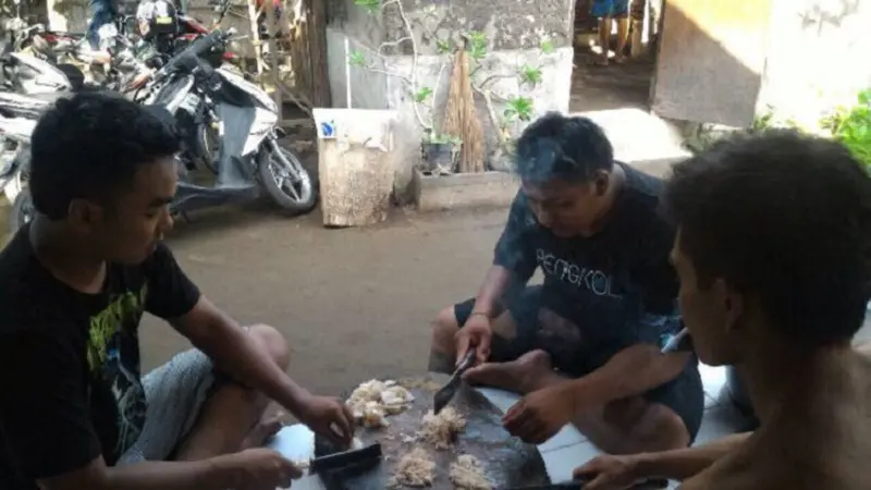 Ngelawar, Tugas Khusus Pria Hindu Bali di Hari Raya Galungan