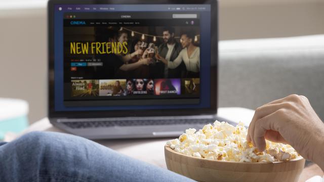 Ilustrasi menonton film