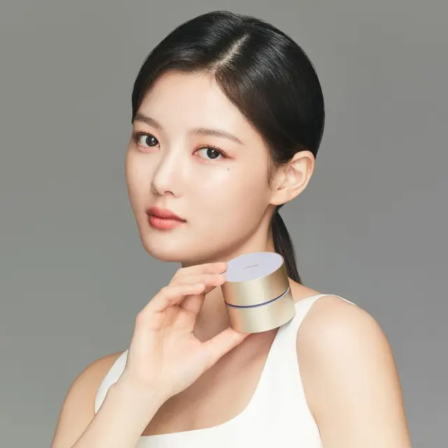 Teknologi Terbaru Laneige yang Ampuh Atasi Penuaan Dini, Kombinasikan Tiga Bahan Aktif dalam Satu Botol