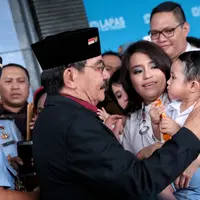 Bebas bersyarat, Antasari Azhar mengaku sudah ikhlas menjalani masa tahanan sesuai dengan keputusan pengadilan. (Bintang.com/Adrian Putra)