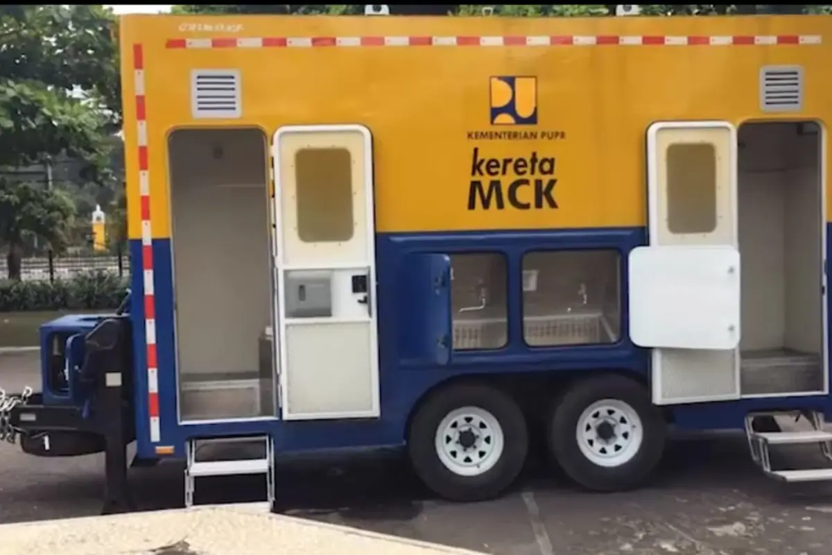 Kereta Mandi, Cuci, Kakus, dan Wastafel (Kereta MCK) untuk mendukung pemenuhan kebutuhan sanitasi dan air minum yang cepat, praktis, dan efisien.
