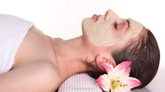 5 Tritment Perawatan di Rumah yang Bikin Kamu Tampak Muda