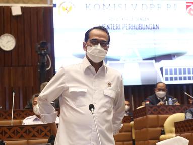 Menteri Perhubungan (Menhub) Budi Karya Sumadi mengikuti Rapat Kerja dengan Komisi V DPR di Kompleks Parlemen Senayan, Jakarta, Rabu (2/6/2021). Rapat membahas pendahuluan Rencana Kerja Anggaran Kementrian /Lembaga (RKA K/L) dan Rencana Kerja Pemerintah (RKP) Tahun 2022. (Liputan6.com/Angga Yuniar)