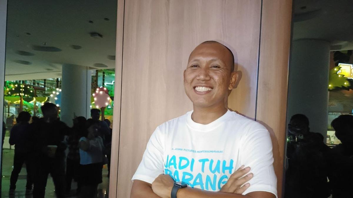 Oki Rengga Jadi Pawang Hujan di Film Jadi Tuh Barang, Rela Basah-basahan Sampai Dini Hari