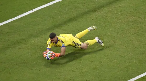 Kiper Spanyol Unai Simon Pecahkan Rekor Piala Dunia yang Bertahan 3 Dekade