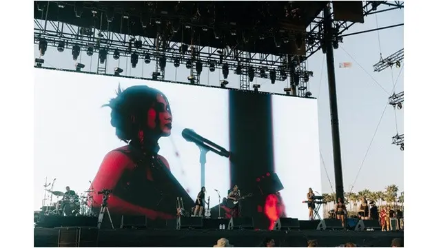 Jadi Musisi Indonesia Pertama Tampil di Coachella, Ini 6 Penampilan Niki Zefanya