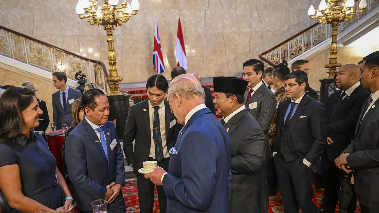 Presiden Prabowo tiba di Lancaster House sekitar pukul 10.00 waktu setempat untuk bertemu Pangeran Charles III. Sejumlah hal dibahas dalam pertemuan tersebut.