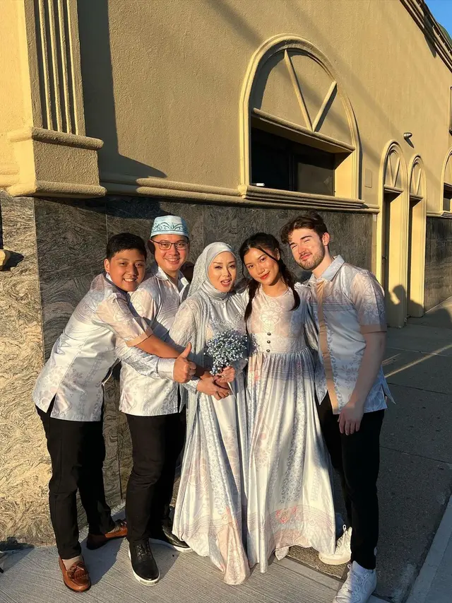 Lepas Status Janda, Ini 8 Momen Pernikahan Terry Putri dan Derly Darmawan di New York