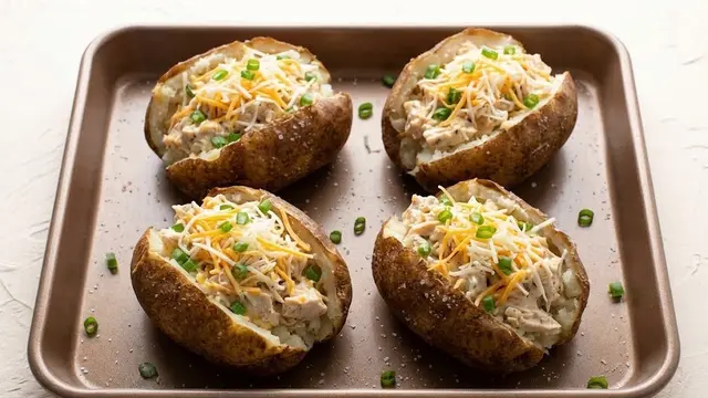 Resep baked potato isi ayam creamy keju