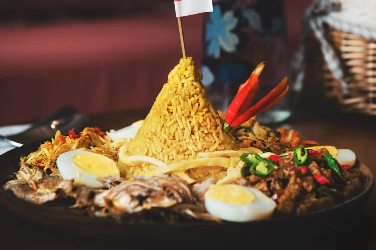 nasi tumpeng