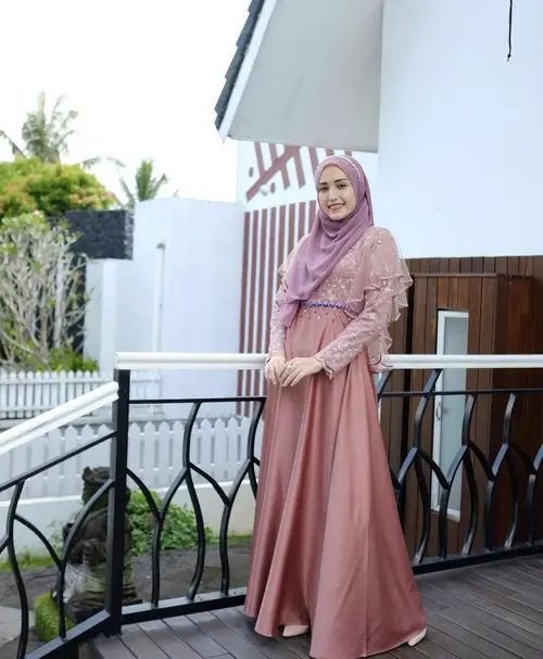 Kombinasi brokat top satin dress