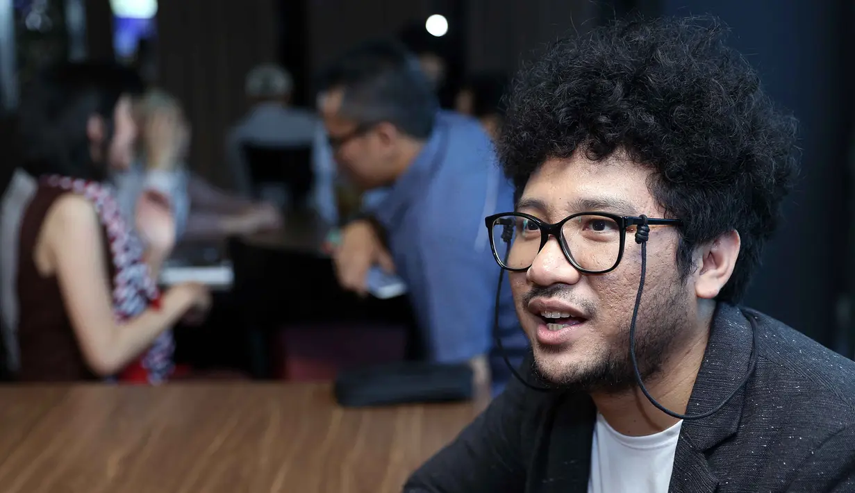 Jebolan Akademi Akuntansi YKPN Yogyakarta juga mencari peruntungan melalui ajang pencarian bakat Indonesian Idol musim ke lima tapi tidak sampai menang. (Nurwahyunan/Bintang.com)