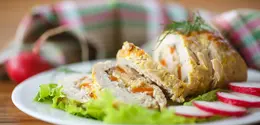 Resep Ayam Gulung Kulit Tahu Gurih./Copyright depositphotos.com/rawlik