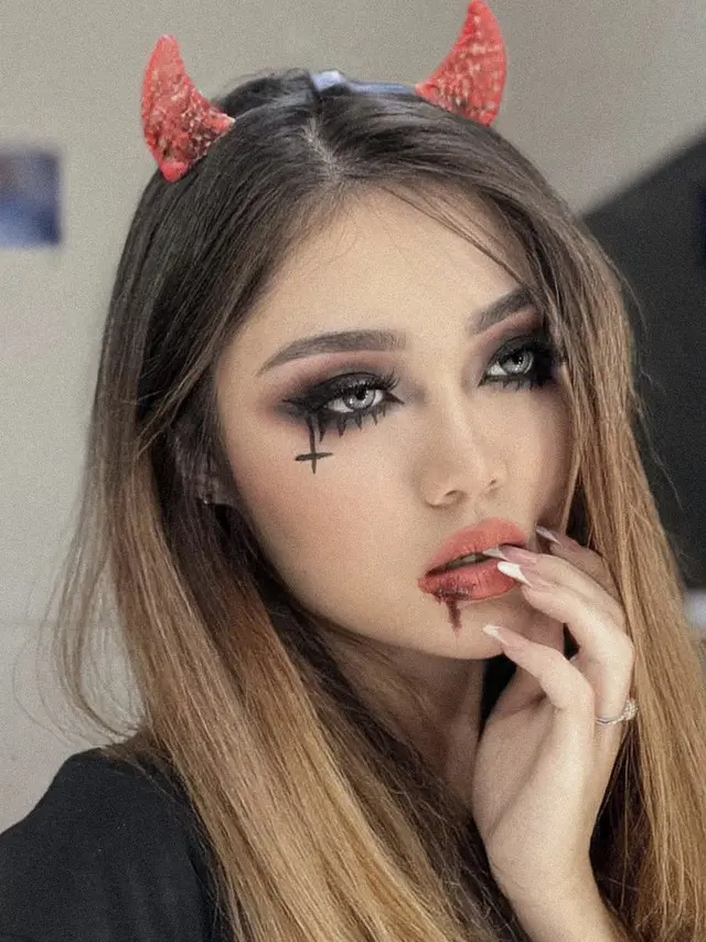 Potret Art Makeup Vanessa Khong Tunangan Indra Kenz dari Cantik Hingga Menyeramkan/@vanessakhongg