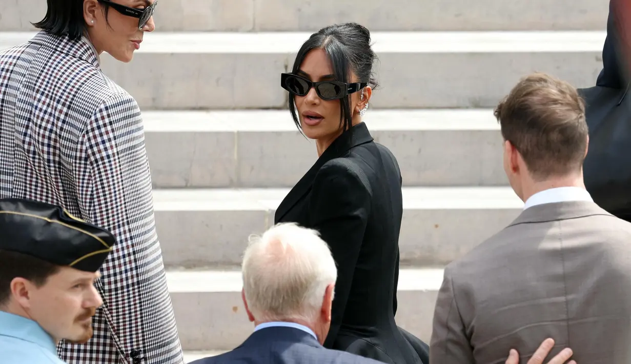 Perampokan itu terjadi ketika Kim Kardashian sedang berada di ibu kota Prancis, untuk menghadiri Paris Fashion Week 2016. (Alain JOCARD/AFP)