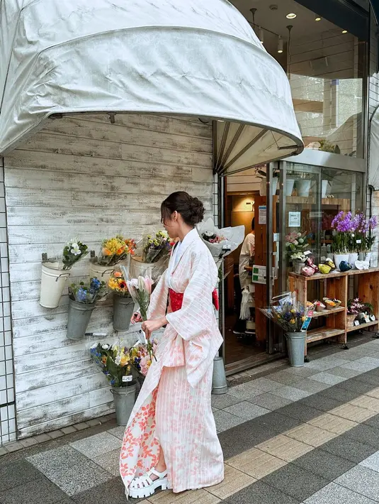 <p>[Instagram/azizahsalsha_]</p>