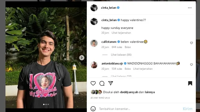 Jelang Valentine's Day 2023, Cinta Brian dan Junior Roberts pakai kaos bergambar Callista Arum serta Sandrinna Michelle (Foto: Instagram cinta_brian)