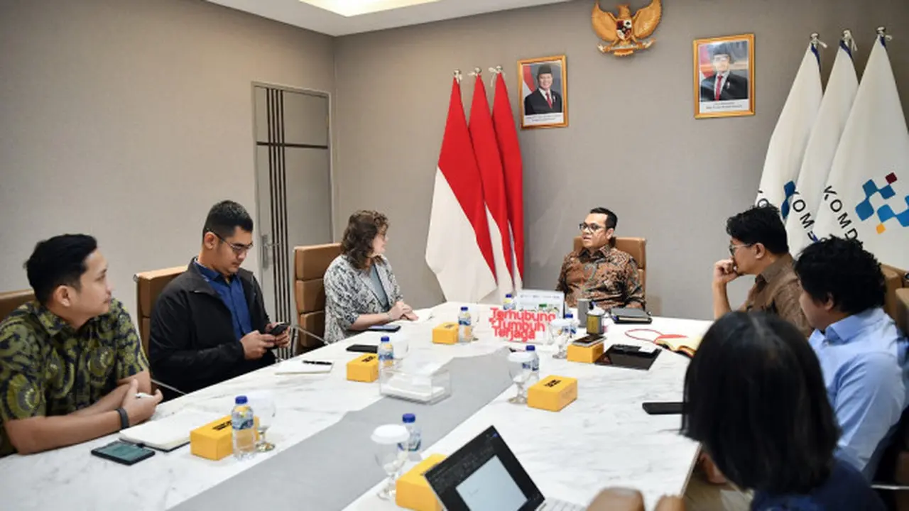 Wamenkomdigi Nezar Patria didampingi Direktur Pengembangan Ekosistem Digital Sonny Hendra Sudaryana menerima audiensi Google di Kantor Komdigi, Jakarta. Credit: Komdigi