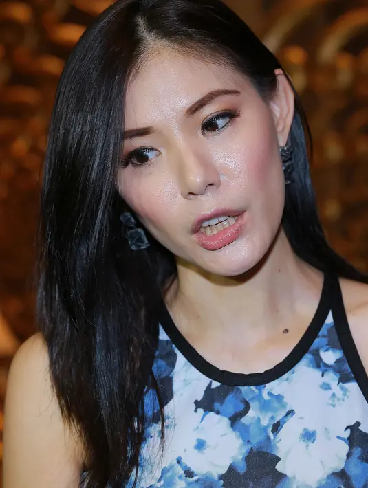 'Sebetulnya saya sempat bilang ini bakal jadi beban berat, tapi panitia bilang orang yang ditunjuk lagi sibuk bikin film, nanti dibilangnya enggak netral,' jelas Olga. (Galih W. Satria/Bintang.com) 