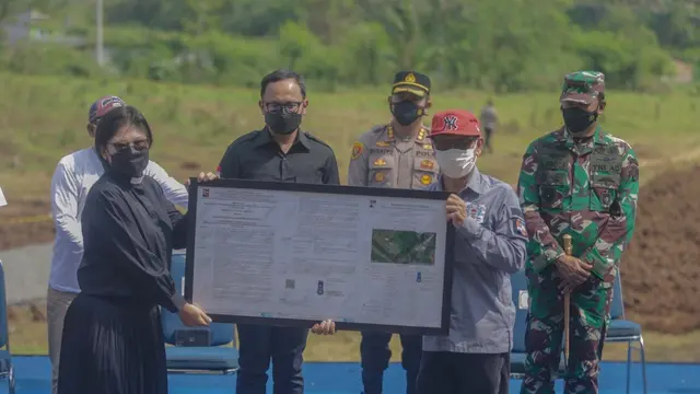 Pemkot Bogor memberikan Izin Mendirikan Bangunan (IMB) untuk rumah ibadah bagi jemaat GKI Yasmin.