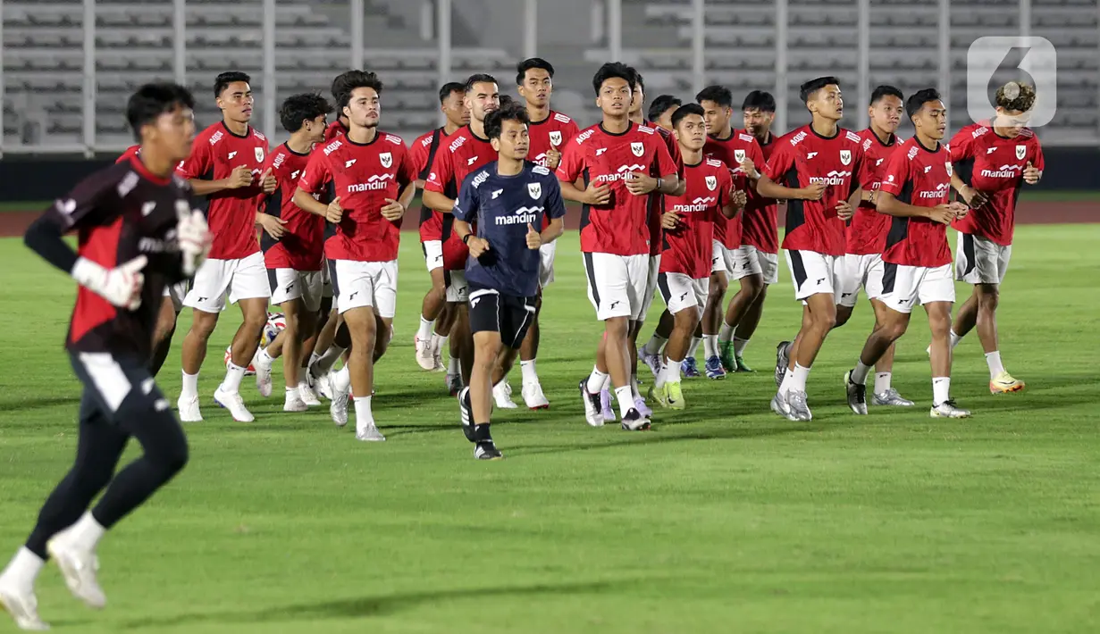 Sementara, dua grup lainnya, yaitu Grup B dan Grup C dihuni oleh tiga tim. (Liputan6.com/Helmi Fithriansyah)