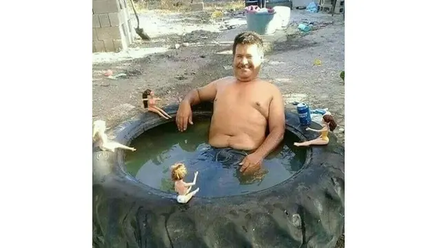 6 Kelakuan Kocak Orang Lagi Berendam Biar Dingin Ini Bikin Ngakak