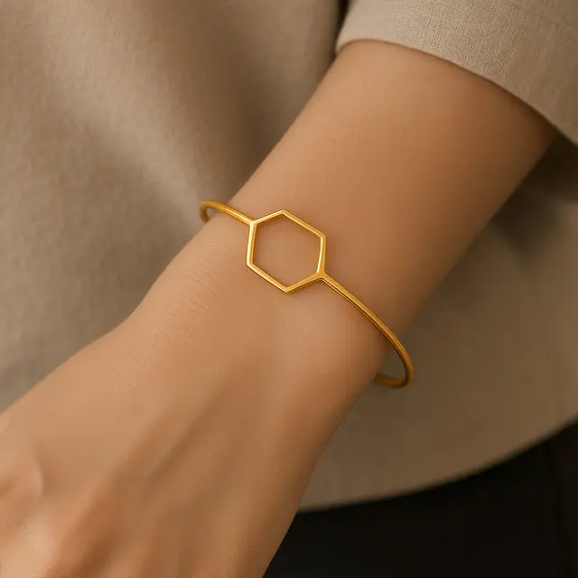 9. Gelang Geometris Minimalis