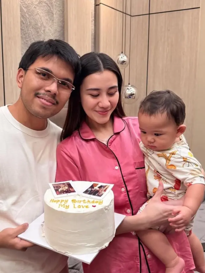 Aaliyah Massaid Dapat Kado Ulang Tahun Tas Hermes Mewah dari Sang Suami. [@thariqhalilintar]