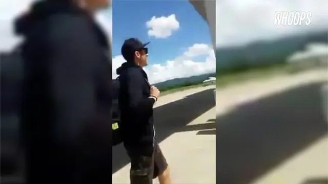 WHOOPS: Suasana Kedatangan Valentino Rossi di Bandara Komodo
