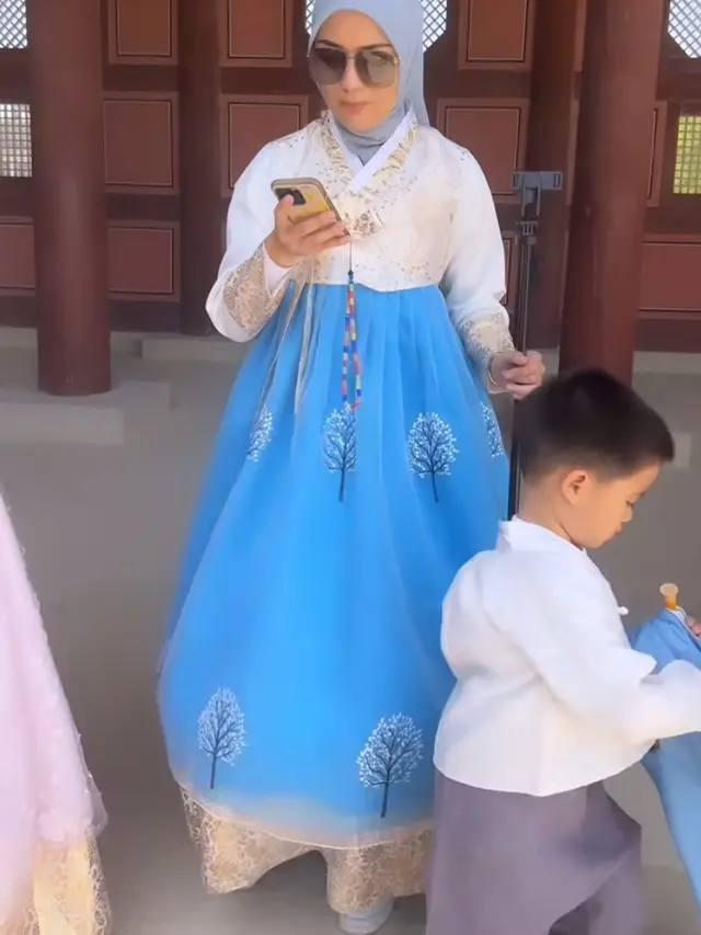 Citra Kirana dan Rezky Aditya Liburan ke Korea Selatan