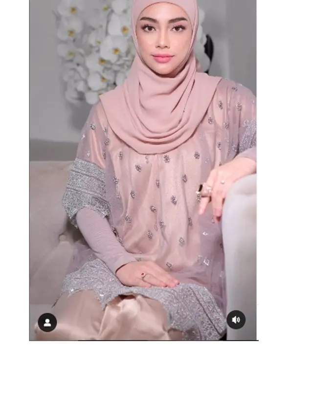 8 Potret Celine Evangelista Tampil Berhijab, Akui Nyaman