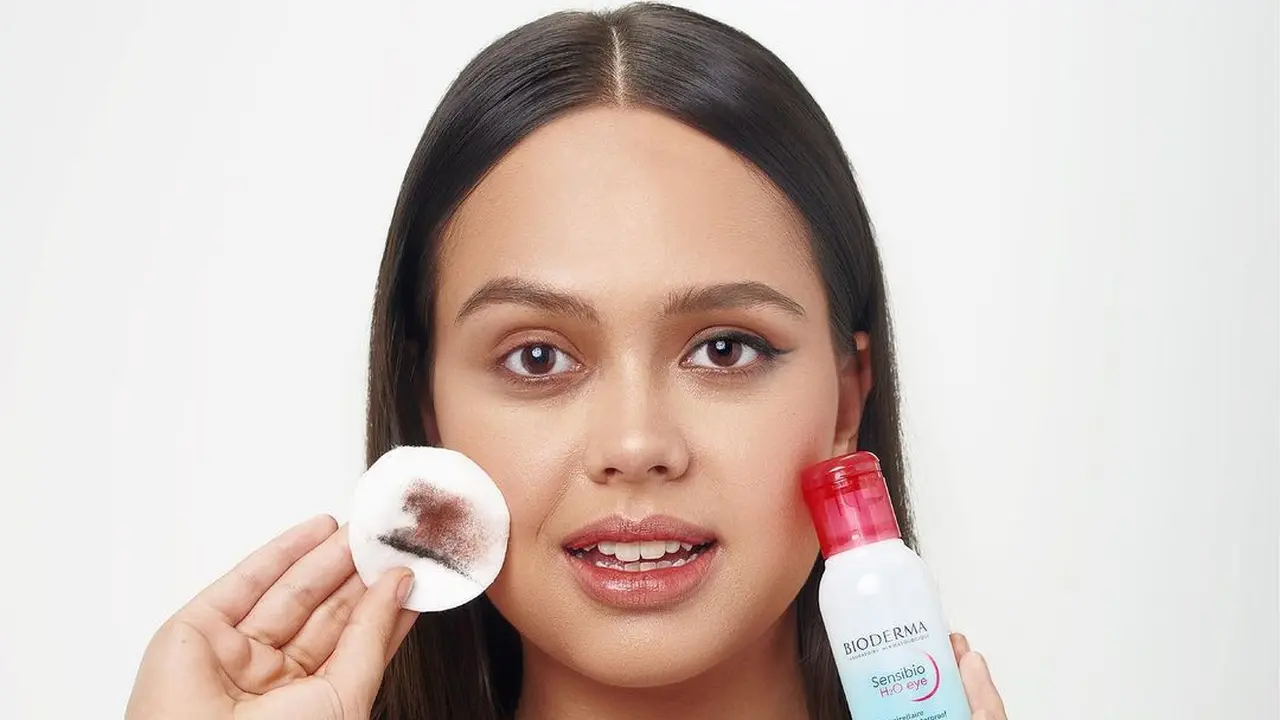 Makeup Remover Baru yang Bisa Bersihkan Riasan Waterproof dalam Sekali Usap