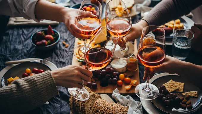 Ilustrasi makan malam