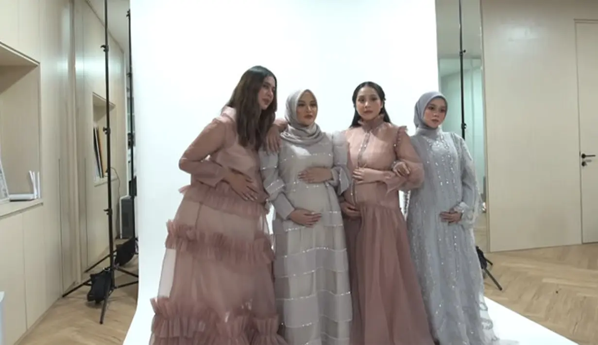 Nagita Slavina, Paula Verhoeven, Lesti Kejora, Aurel Hermansyah (Youtube/Rans Entertainment)