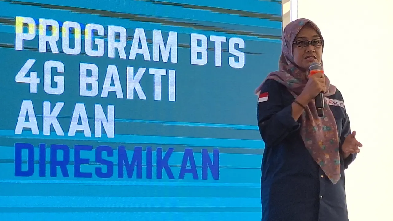 Fadhilah Mathar, Direktur Utama BAKTI Kominfo di kantor BAKTI, Jakarta, Jumat (15/12/2023). (Liputan6.com/Giovani Dio Prasasti)