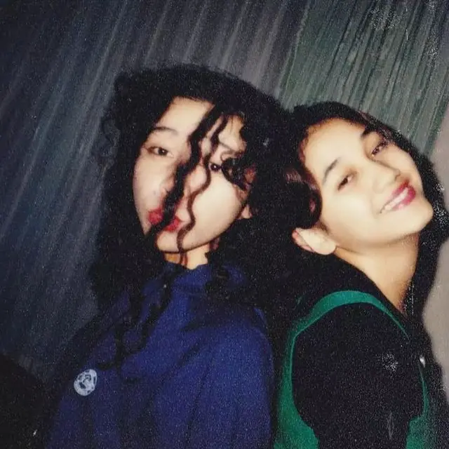 Nike Ardilla bersama rekan artis (Instagram/@melly_goeslaw)