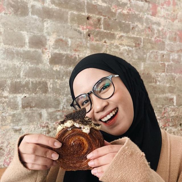 6 Wanita Ini Mendadak Jadi Seleb Usai Menikah dengan Artis, Makin Terkenal