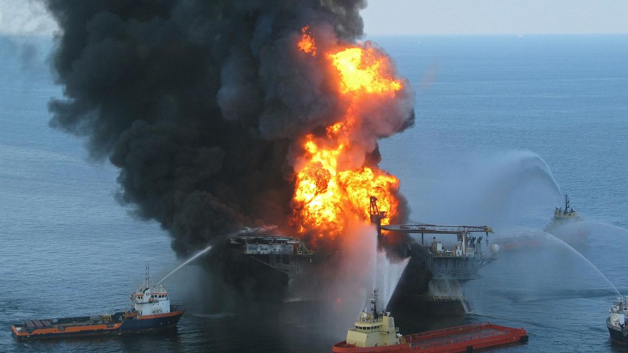 Deepwater Horizon (Wikimedia / USCG)
