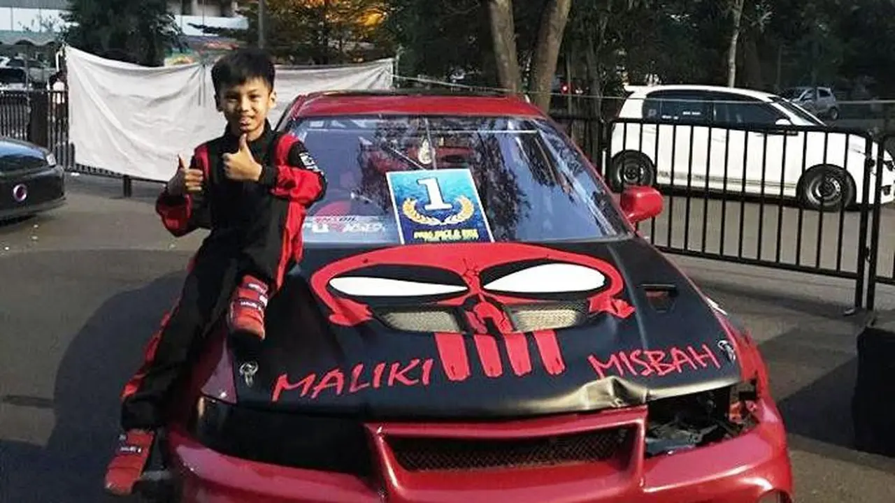 Kepiawaian Pembalap Cilik Usia 8 Tahun Taklukkan Lintasan Drag Race di Kayu Agung